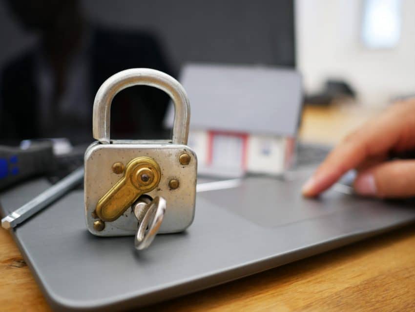 Cláusula de Privacidad