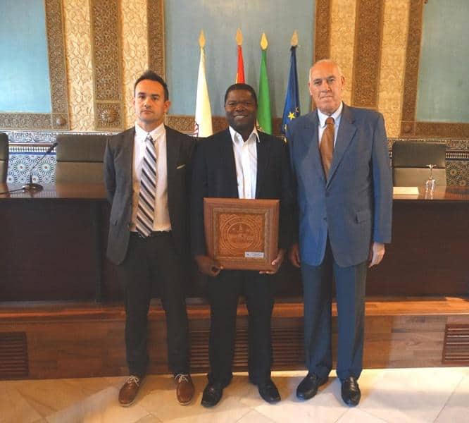 Biovet awarded a Dr. Kolapo Ajuwon from Purdue University for his scientific research at the XXX International Symposium