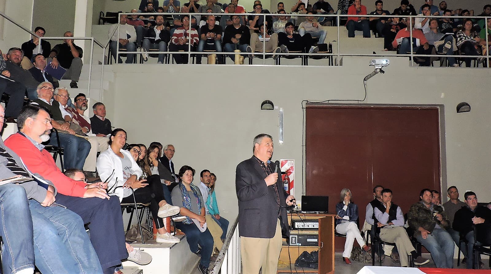Más de 400 veterinarios se reunieron en la FCV-UNL en Santa Fe (Argentina)