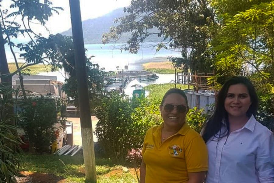 A technical and commercial team of Biovet S.A visits a producer of tilapia in Honduras